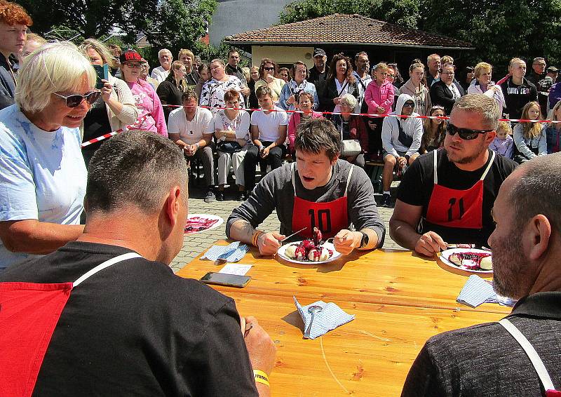 V Borovanech u Českých Budějovic se od 9. do 10. července uskutečnil rodinný festival Borůvkobraní. Po dvouleté přestávce se na pestrý program vrátila i soutěž o největšího jedlíka borůvkových knedlíků.