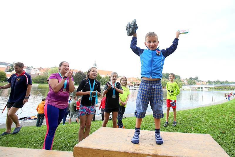 V sobotu, 9. září, se na levém břehu řeky sešli milovníci vodních sportů z Týna nad Vltavou a okolí 2. vltavotýnských vodáckých slavnostech. Součástí slavností byl i závod Mezi Mosty a LAKER Marathon.