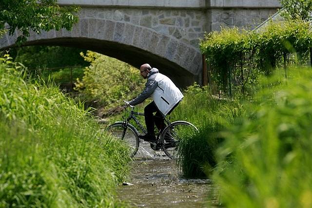 Cyklostezka z Týna nad Vltavou do Litoradlic.