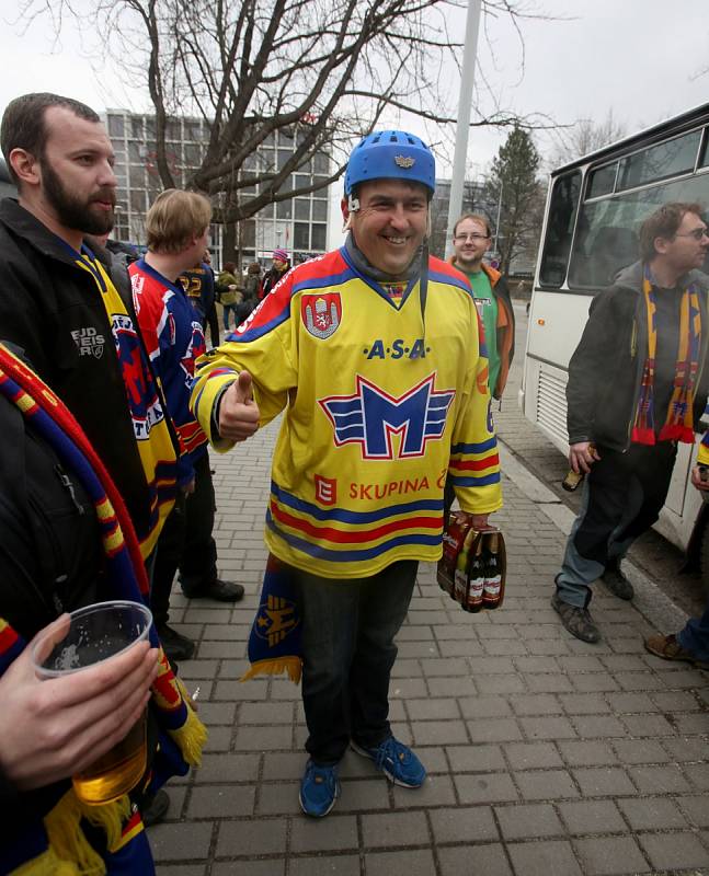 Českobudějovičtí hokejoví fanoušci vyrazili podpořit Motorl do Třebíče