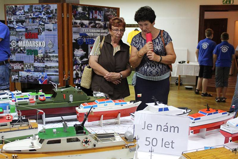 Nabitý víkend připravili v Ledenicích - pouťové veselí.