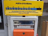 Jedna z poštovních poboček v Českých Budějovicích sídlí i na sídlišti Vltava (na snímku).