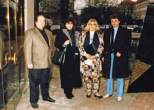 Naďa Urbánková s autorem článku Aleš Trdla (vlevo)