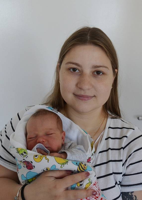 Sofia Poltavets z Vodňan. Rodiče Irina a Juruy Poltavets se těši z prvorozené dcery. Narodila se 13. 5. 2022 v 8.42 hodin. Porodní míry měla 3500 g a 48 cm.