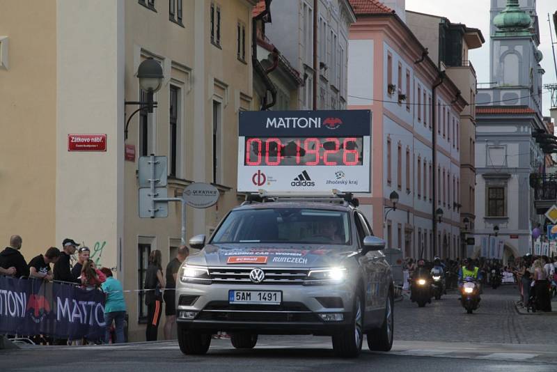 Závodníci Mattoni 1/2Maratonu 2016 v Českých Budějovicích.