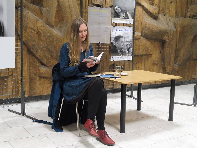 V rámci projektu Spisovatelé do knihoven jste mohli v Jihočeské vědecké knihovně v Českých Budějovicích navštívit autorské čtení Ivany Myškové, nominované na cenu Magnesia Litera, která se bude udělovat 4. dubna.
