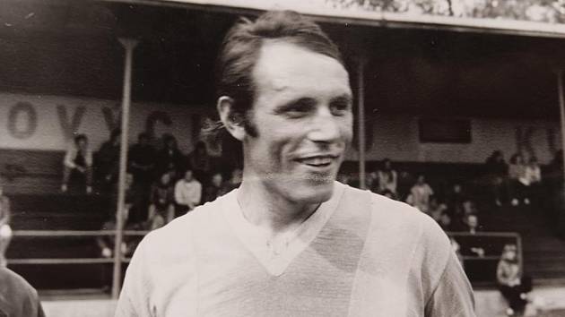 Jaroslav Konvalina has died.  Hluboká's best player.  He was rolling on grass and ice