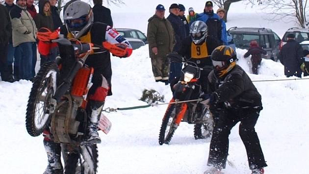 Motoskijöring přináší spoustu zajímavých okamžiků. 