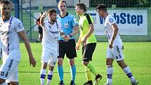 Líšeňští fotbalisté (v bílém) remizovali ve třetím kole FORTUNA:NÁRODNÍ LIGY na domácím hřišti s Ústím nad Labem 0:0.