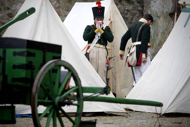 Vojenské ukázky z napoleonské doby viděli v sobtou návštěvníci areálu hradu Veveří.