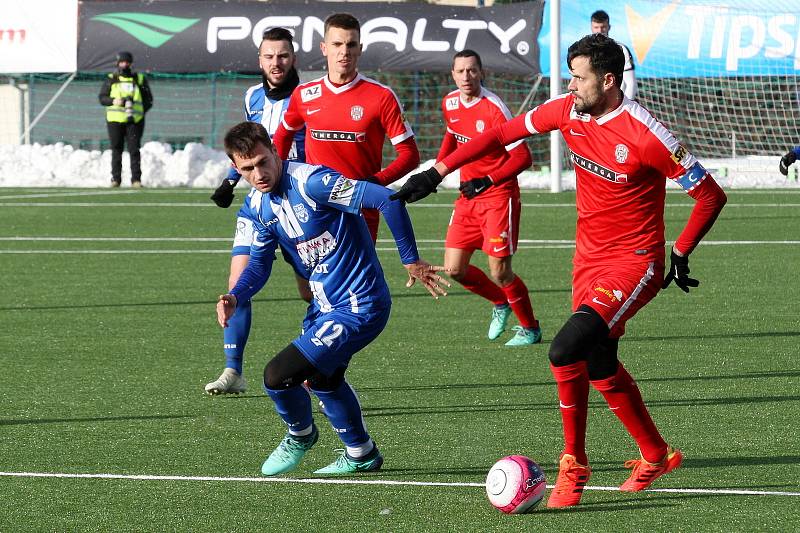 Zápas Tipsport ligy mezi 1. SC Znojmo (modrá) a FC Zbrojovkou Brno (červená).