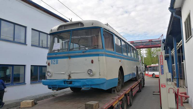 Do Brna se vrátil trolejbus Škoda 9Tr. Brněnský dopravní podnik ho získal zpět z Ukrajiny.