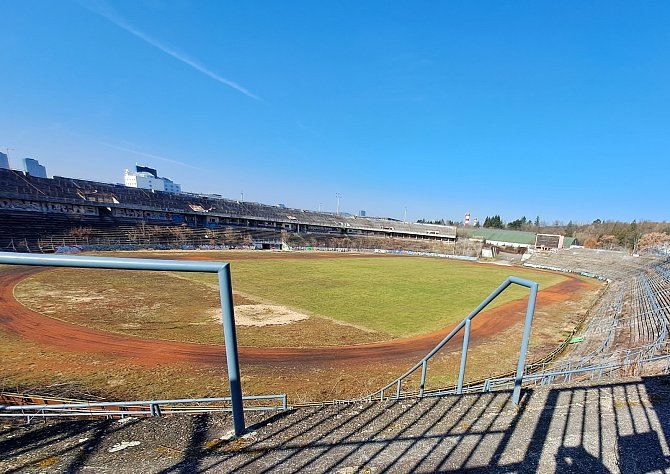 Legendární fotbalový stánek za Lužánkami zřejmě půjde k zemi (2. března)