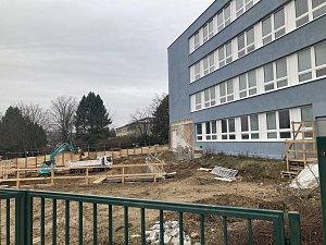 Brněnská základní škola Labyrinth na pomezí Králove Pole a Žabovřesk prožívá krušné chvíle. Kvůli výstavbě developera v bezprostředním okolí se tamní zástupci rozhodli zařízení přestěhovat.