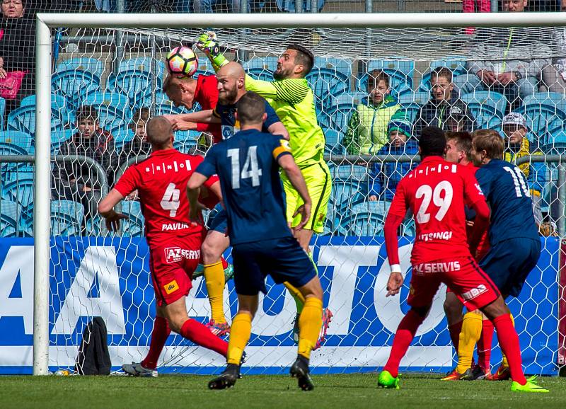 Slezský FC Opava - FC Zbrojovka Brno 2:1.