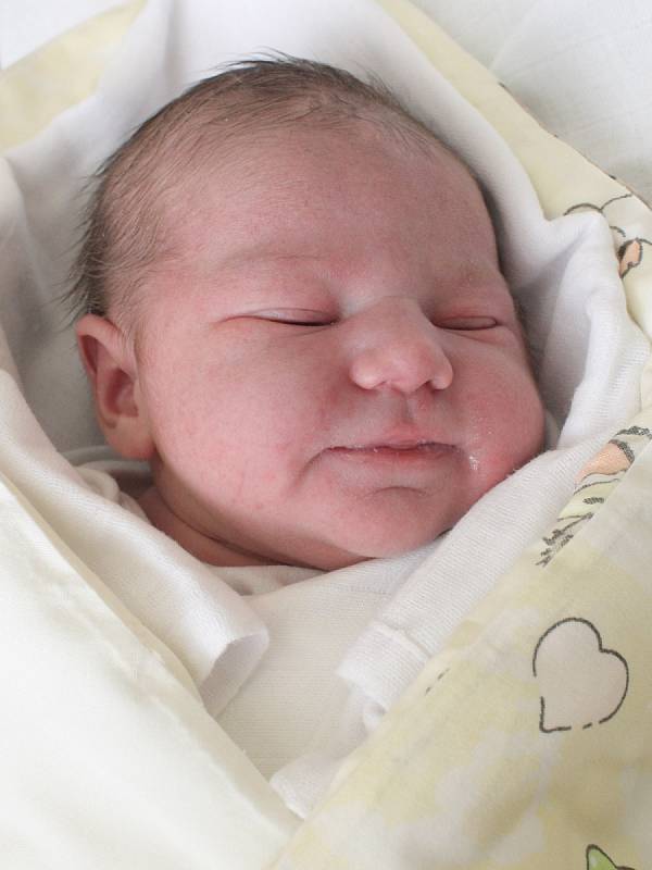 Sofie Šikolová z Tišnova nar. 27.3.2018 v Nemocnici Milosrdných bratří v 02.29hod váží 3830gr a měří 51cm.