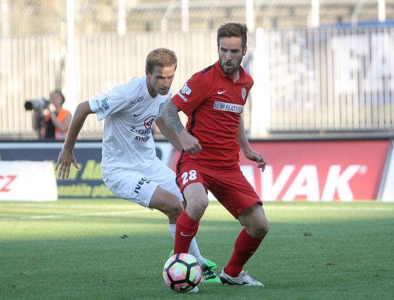 Fotbalisté brněnské Zbrojovky v pátém kole nejvyšší domácí soutěže porazili Slovácko 1:0 a ukončili čekání na první výhru v letošním ročníku. 