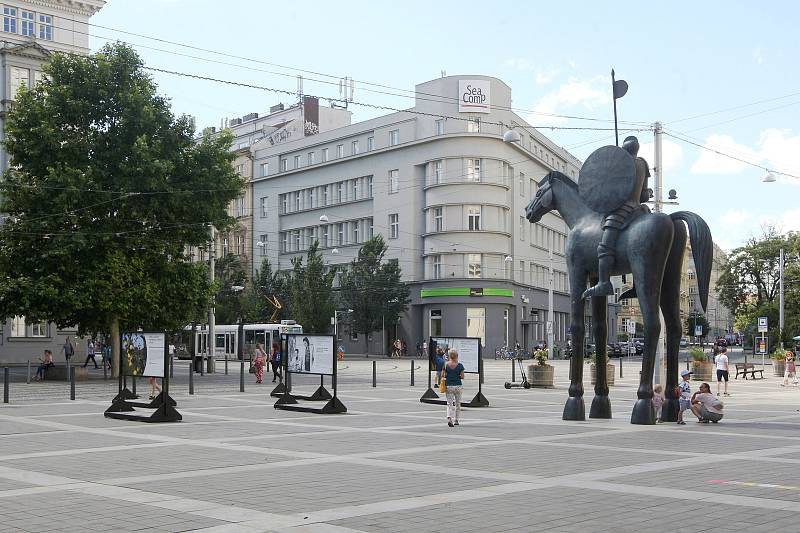 Jezdecká socha Jošta na Moravském náměstí v Brně.