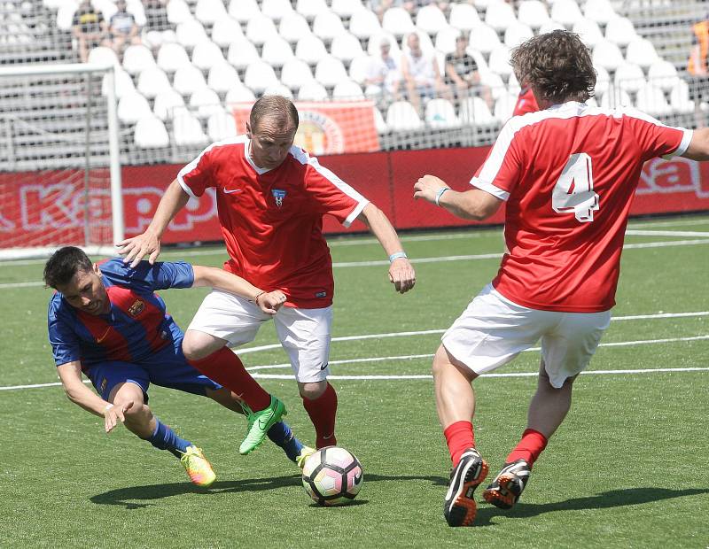 Premiérový ročník Souboje legend v malém fotbalu v Brně okořenila svojí účastí i stará garda slavné Barcelony.