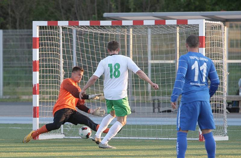 RKM Tripoli (v modrých dresech) si ve šlágru sedmnáctého kola 1. DRFG ligy poradili po boji 3:2 s Restaurací Starobrno (v bílém).