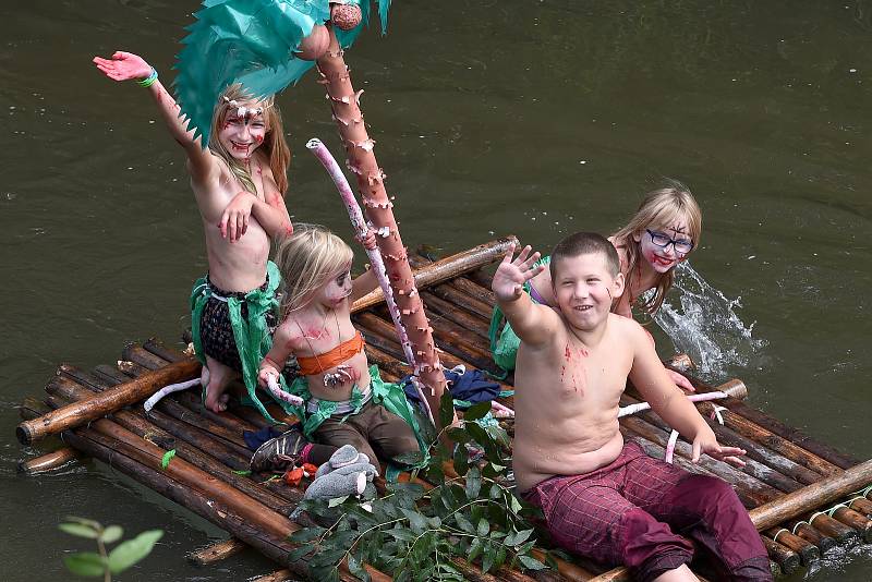 Festival Překročme řeku na černovickém nábřeží v Brně u řeky Svitavy.