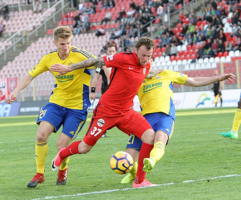 Fotbalisté Zbrojovky zvládli důležité domácí utkání 26. kola nejvyšší soutěže a zdolali Zlín 2:0.