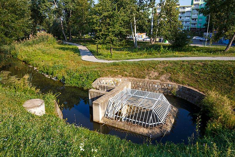 Třetí etapa úpravy Medláneckého potoka - retenční nádrž na potoce v Brně, 3. místo v kategorii Vodohospodářské a ekologické stavby.