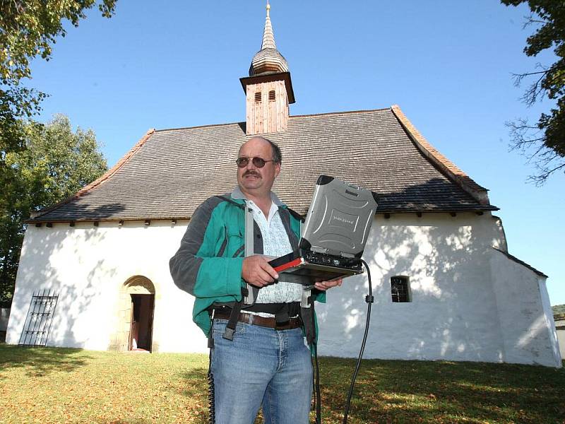 Už na začátku průzkumu odborníci zjistili, že podzemí u kostela poblíž hradu Veveří ukrývá část klenby.