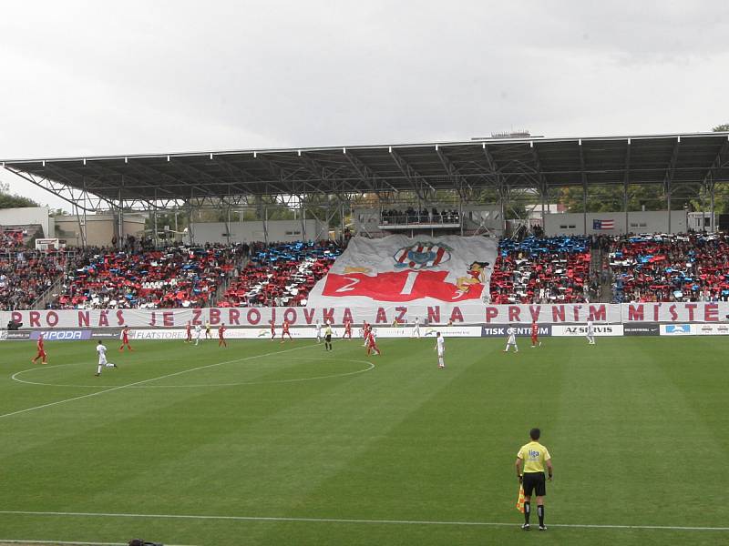 Tomu zápasu nic nechybělo. Dynamický fotbal se spoustou šancí, šest gólů, zahozená penalta a rozuzlení poslední akcí. Prvoligoví fotbalisté Zbrojovky na domácím trávníku remizovali před zraky 9223 diváků s pražskou Spartou 3:3.