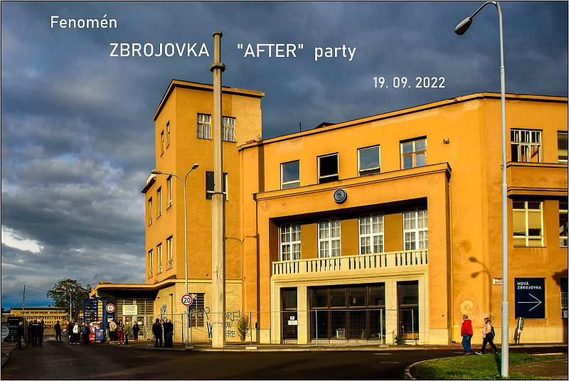 Pondělní křest knihy a společné focení účastníků v prostorách bývalé Zbrojovky – v areálu Nové Zbrojovky.