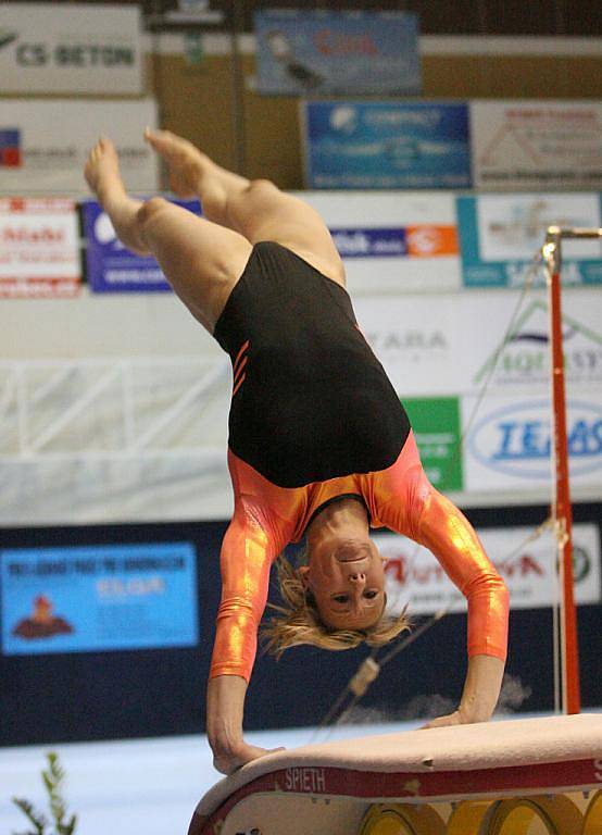 Sportovní gymnastka Šikulová.