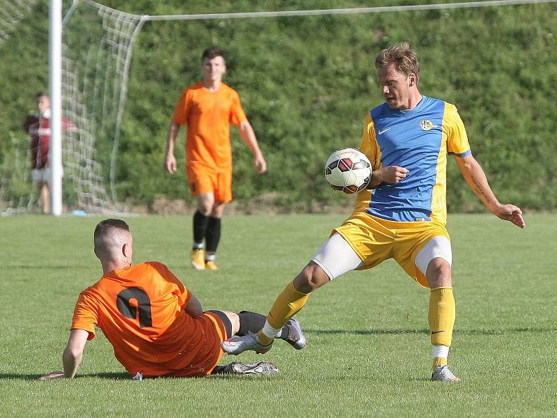 Fotbalisté Tišnova porazili 2:1 v prvním soutěžním zápase sezony dalšího postupujícího z I. A třídy Bučovice.