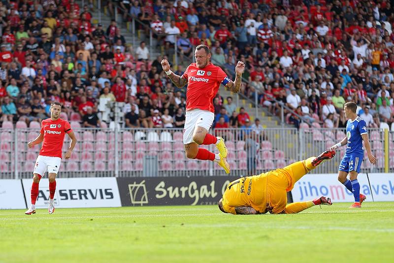 Fotbalisté Zbrojovky (v červeném) porazili Mladou Boleslav 3:1.