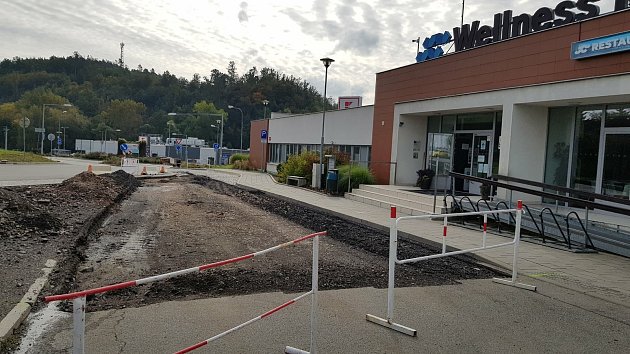 V Kuřimi se aktuálně pracuje na vybudování nového příjezdu k místnímu wellness centru.