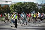 Slona jedoucího na kole není možné vidět jen v cirkuse. Jeden byl v sobotu k vidění přímo v ulicích Brna společně s dalšími asi čtyřmi stovkami dalších cyklistů. Všichni se totiž připojili k další cyklojízdě městem, kterou pořádalo sdružení Brno na kole.