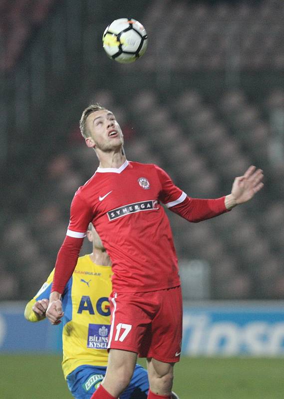 Fotbalisté brněnské Zbrojovky ve čtrnáctém kole domácí nejvyšší soutěže porazili brankou Michala Škody Teplice 1:0.