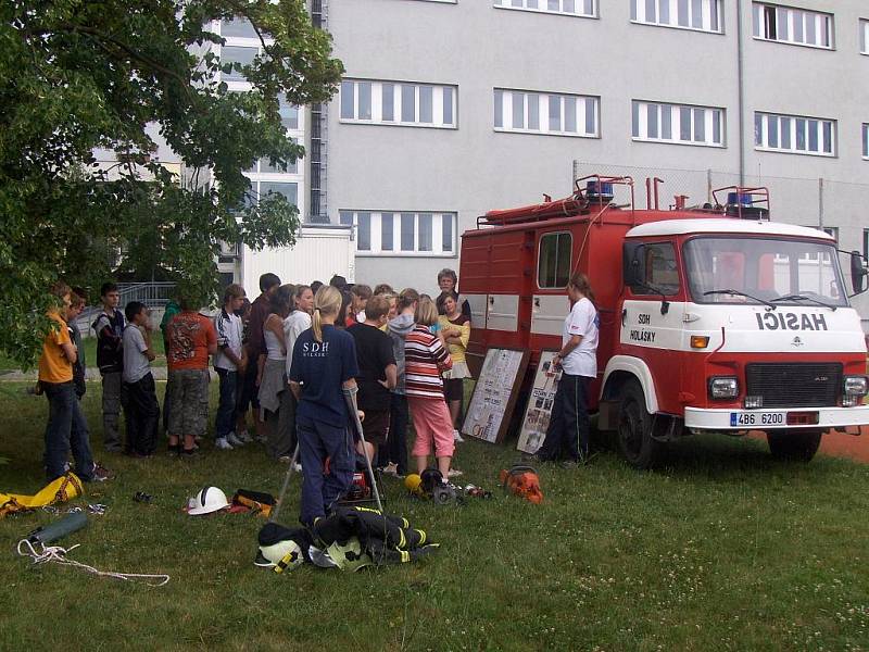 Děti ZŠ Měšťanská v Tuřanech se pravidelně seznamují s činností sboru.