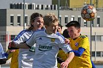Mladíci Dinama Záhřeb (žluté dresy) porazili brněnskou Regionální fotbalovou akademii, Spartu Praha i Zlín.