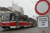 Oprava brněnské Křenové ulice skončí podle dopravního podniku dřív než posledního listopadu.