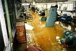 Situace v Ústředních dílnách MND v Hodoníně při a po povodni 1997.