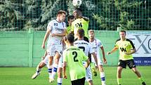 Líšeňští fotbalisté (v bílém) remizovali ve třetím kole FORTUNA:NÁRODNÍ LIGY na domácím hřišti s Ústím nad Labem 0:0.