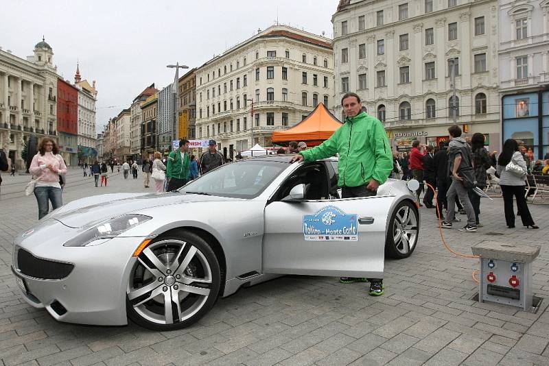 Elektromobily na náměstí Svobody v Brně.