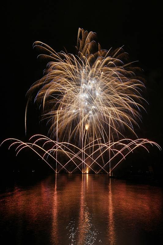 Populární festival ohňostrojů Ignis Brunensis letos oslaví pětadvacet let od založení. Na snímku ročník 2014.