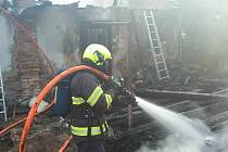 U požáru rodinného domu zasahovali v sobotu večer jihomoravští hasiči.