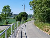 Tříkilometrový úsek z Čebína do Drásova využijí cyklisté od neděle. Asfaltový povrch umožní projížďku také na inlinech.