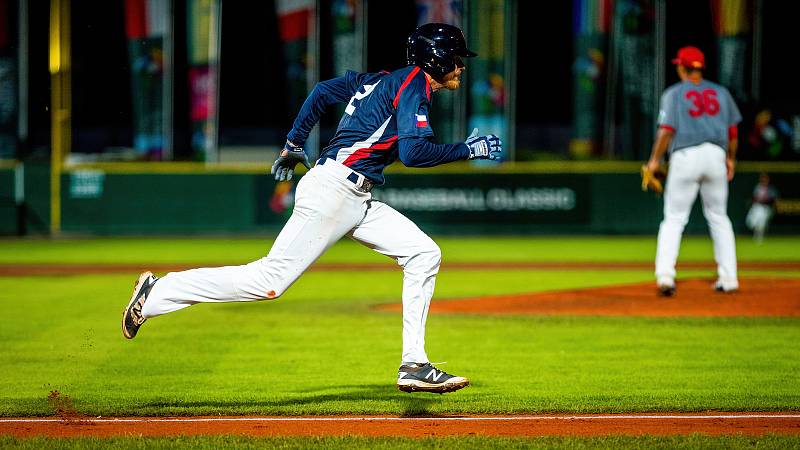 Jakub Hajtmar (s číslem 2) pomohl české reprezentaci k senzační kvalifikaci na WBC.