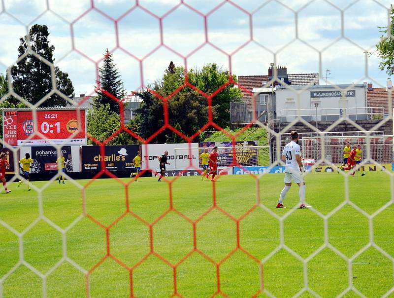 Fotbalisté Zbrojovky  v posledním přípravném utkání před opětovným zahájením druhé ligy podlehli Zlínu 0:5.