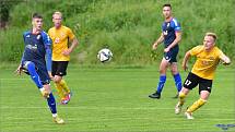 Rosičtí fotbalisté (ve žlutém) vyhráli v Blansku 1:0.