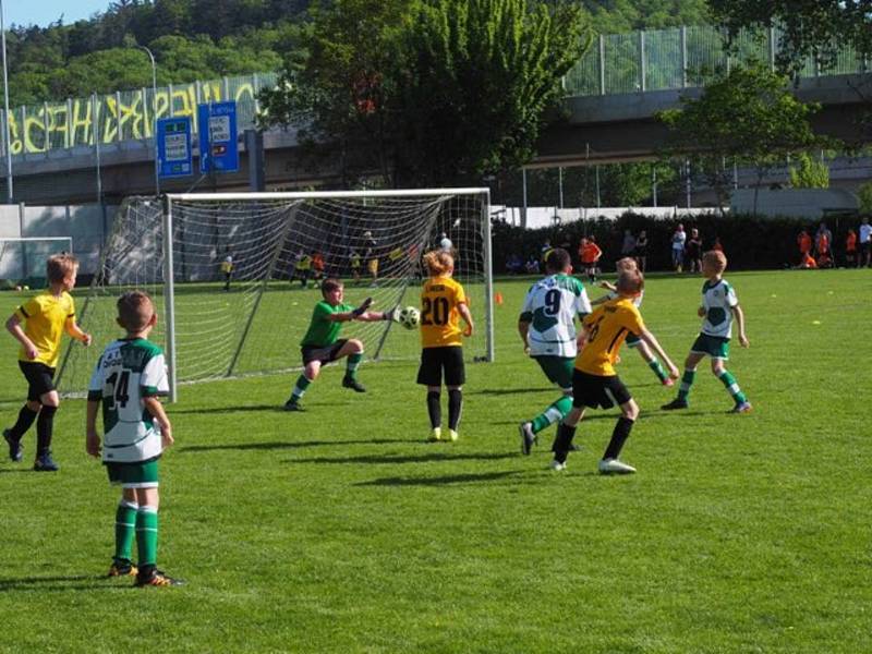 Mladí fotbalisté FC Svratka Brno v letošní nové sezóně začali hrát nejvyšší žákovskou soutěž.