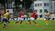 První zápas na domácím hřišti ve druhé lize odehráli fotbalisté Zbrojovky (v červeném) s Opavou.